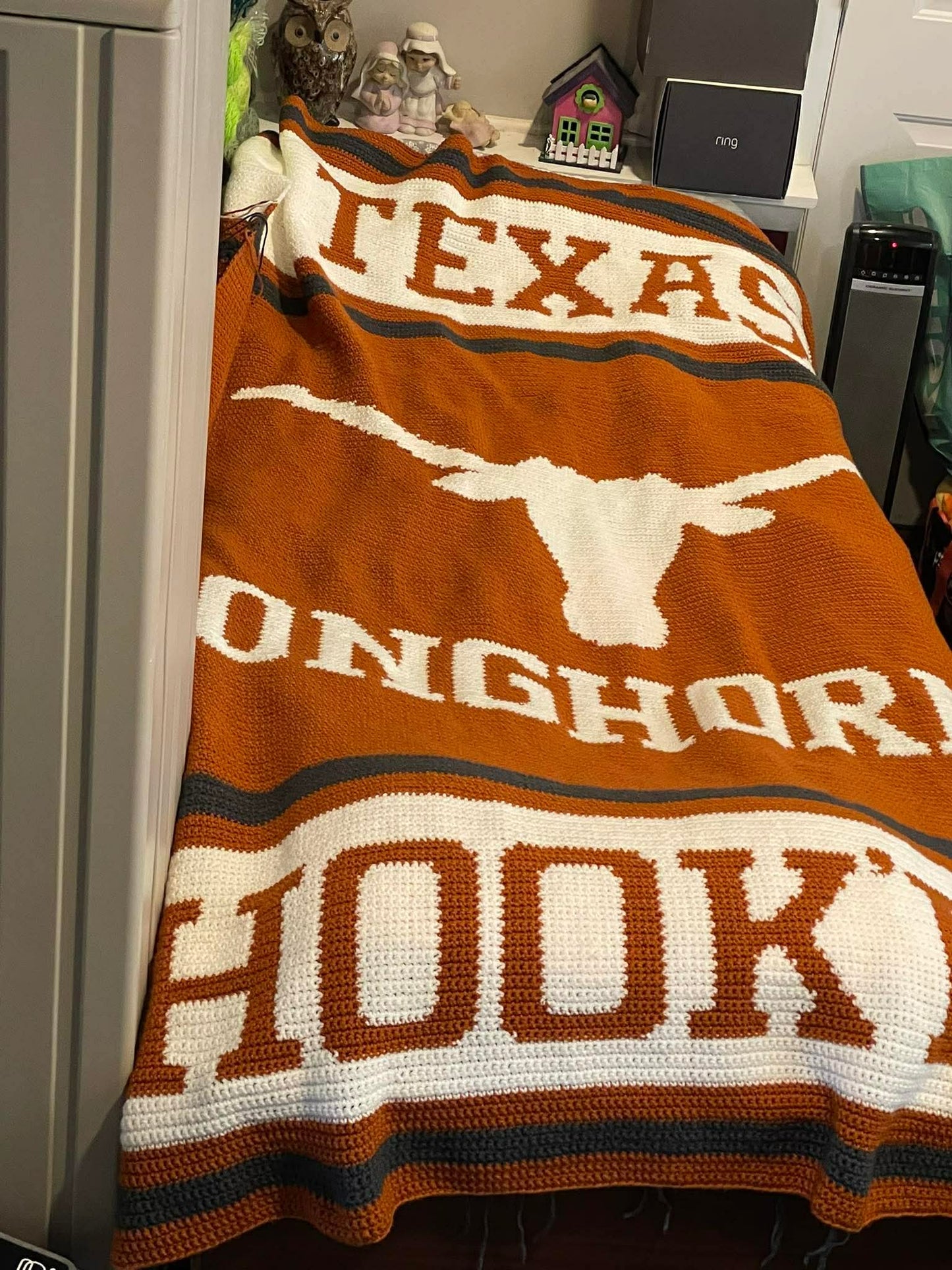 Texas Longhorns Hook' Em Crochet Pattern 220 x 340
