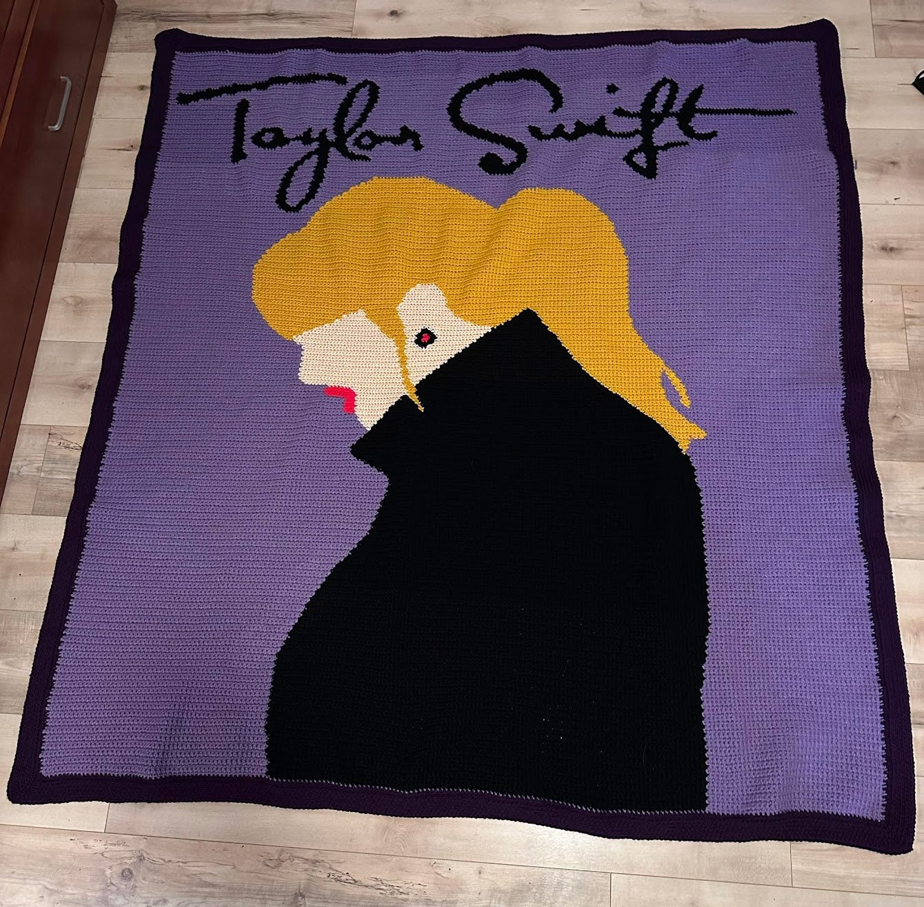 Taylor Swift Profile Crochet Pattern 192 x 240