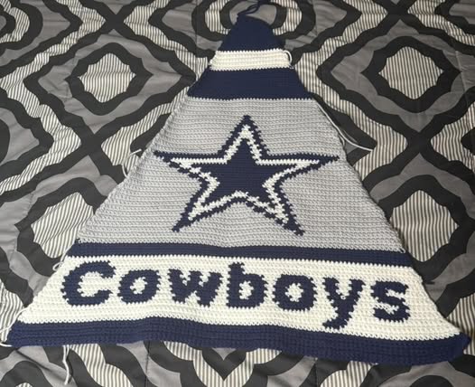 Dallas Cowboys NFL Tree Skirt Panel 104 x 130